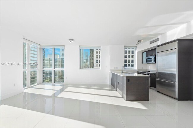 Building Photo - 500 Brickell Ave
