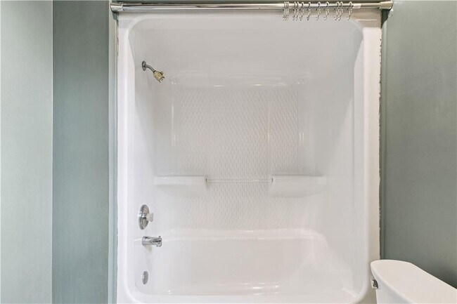 Building Photo - 417 Colley Ln