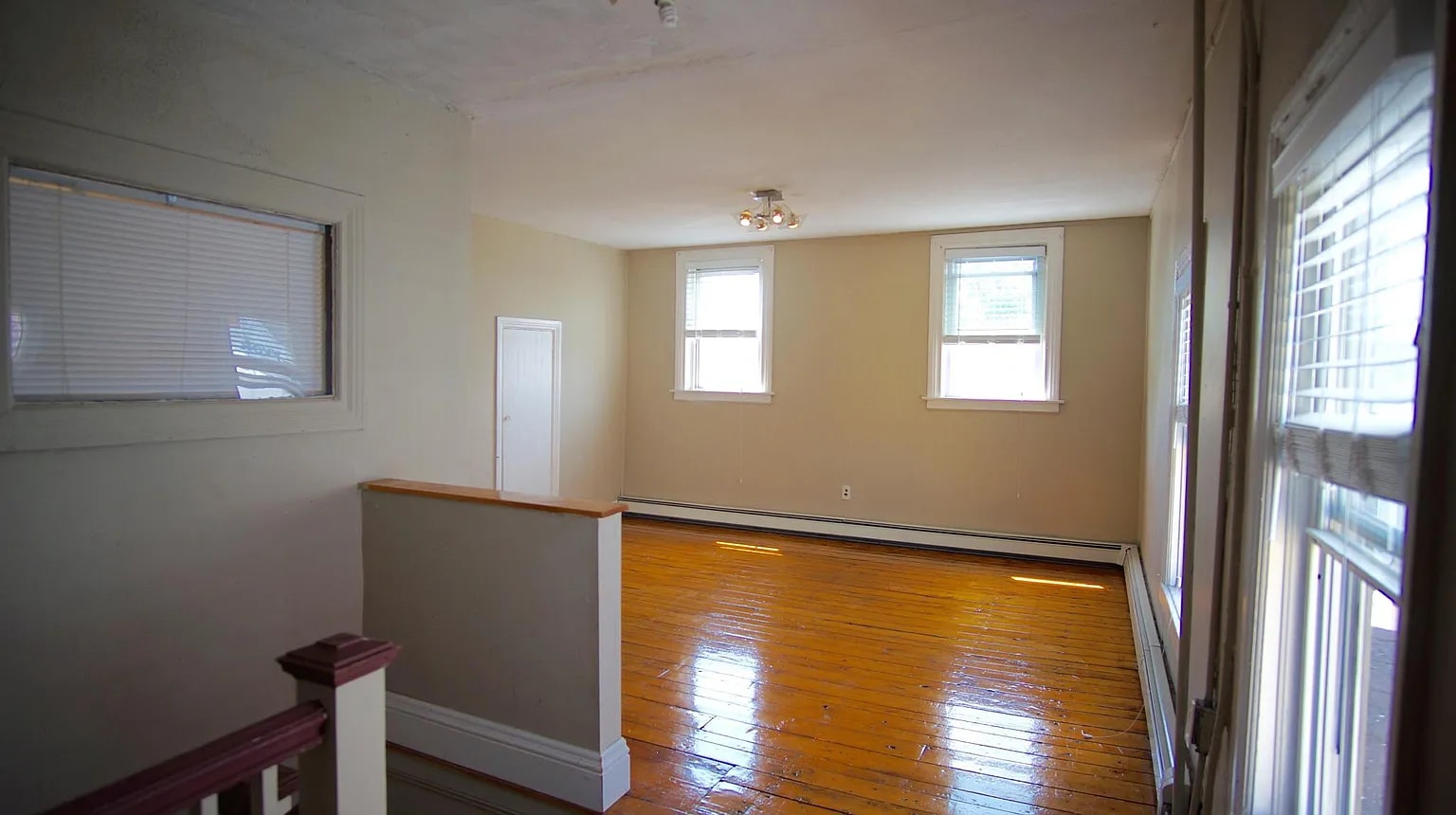 Building Photo - 48 America St