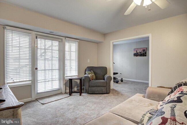 Building Photo - 8354 Dunham Ct