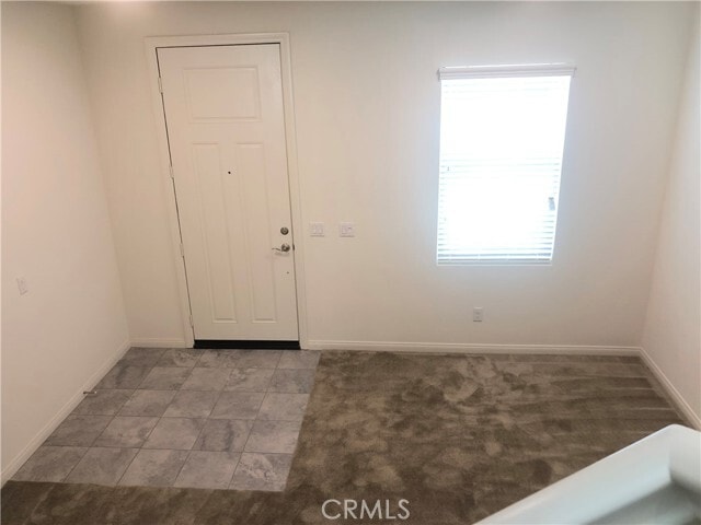 Building Photo - 2735 E Howlett Ln