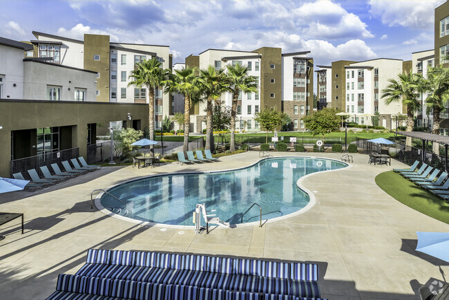 Building Photo - The Crossings Student Apartments