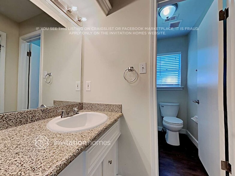 Building Photo - 11639 Idlebrook Dr