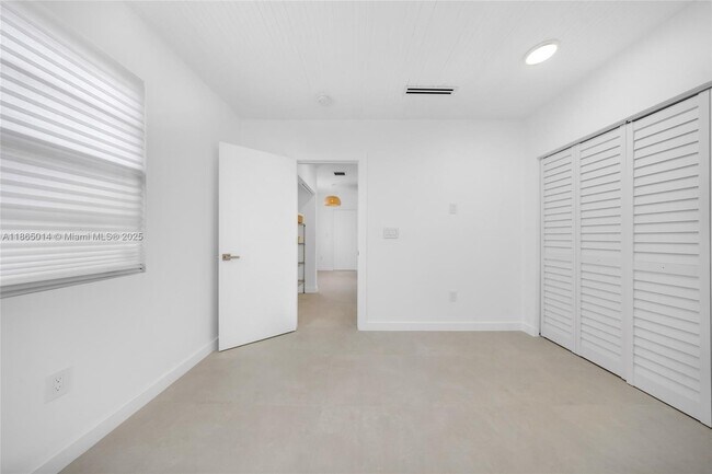Building Photo - 275 NW 97th St
