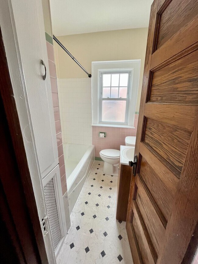 Building Photo - 1451 Hertel Ave