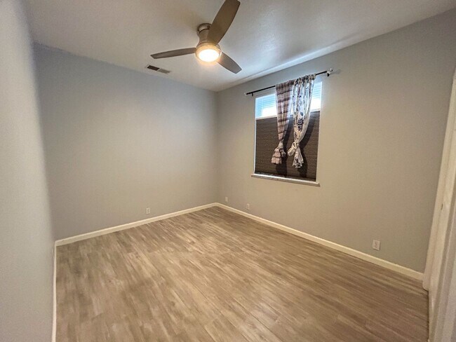 Building Photo - Recently Upgraded Modern Chico Home