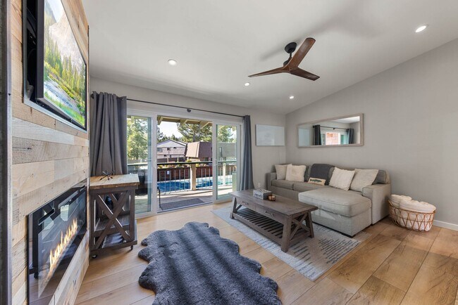 Building Photo - CALL FOR SPECIAL!!!Open for FALL and Winter!! Private Beach!!!  FULLY FURNISHED! Simplicity in a ...