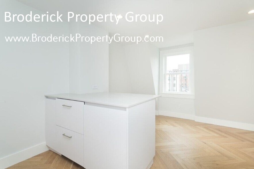 Building Photo - 468 Massachusetts Ave