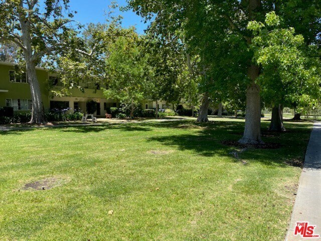 Building Photo - 5180 Village Green