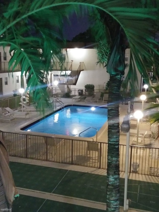 Building Photo - 1 br, 1 bath Condo - Star Paradise