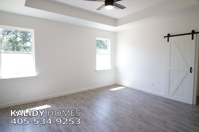 Building Photo - 2141 Kalidy Dr