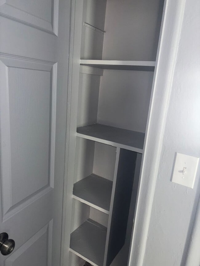 Building Photo - Updated Home In Detroit