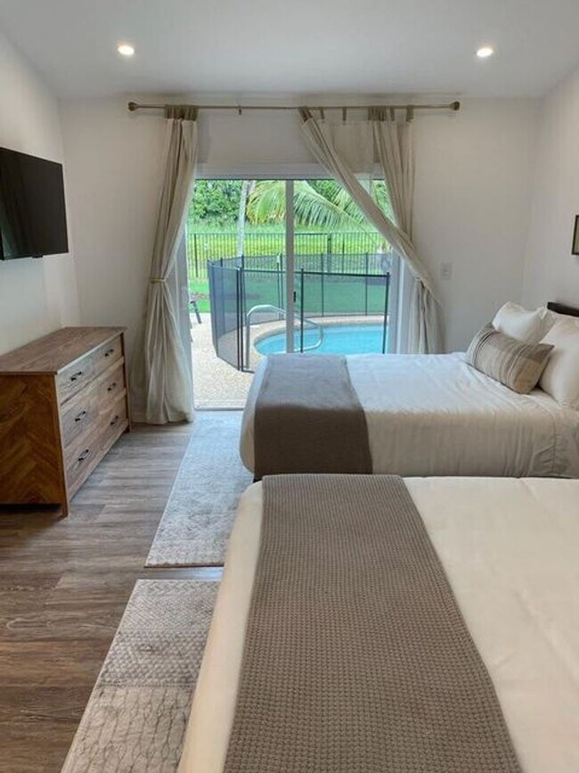 Building Photo - 7360 San Sebastian Dr