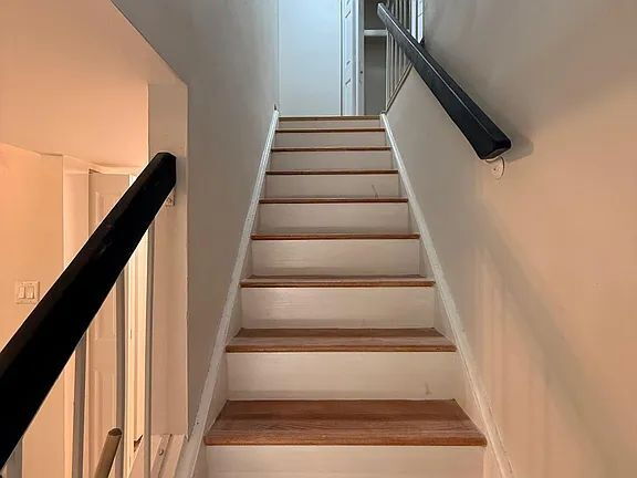 Building Photo - Welcome to this beautifully updated 3-bedroom, 2 full-bath 1400 sqft of modern living space.