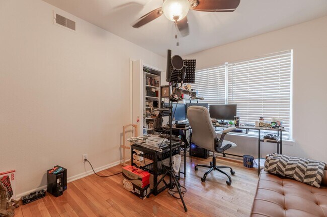 Building Photo - 4526 Lyceum Dr