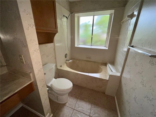 Building Photo - 16508 Framingham Cir
