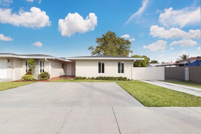 Building Photo - 7875 SW 12th St