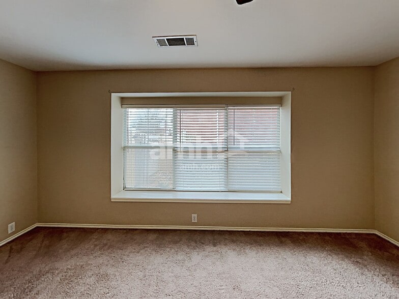 Building Photo - 2502 Quail Ridge Rd