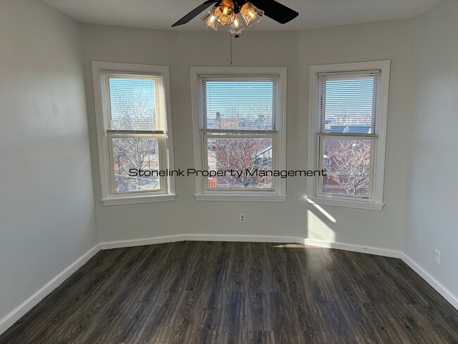 Building Photo - 21 Kenyon Ave