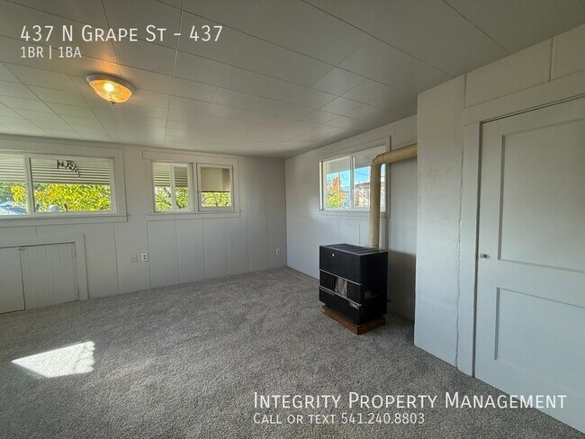 Building Photo - 437 N Grape St