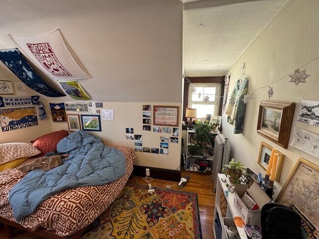 Building Photo - 211-213 Holland Street