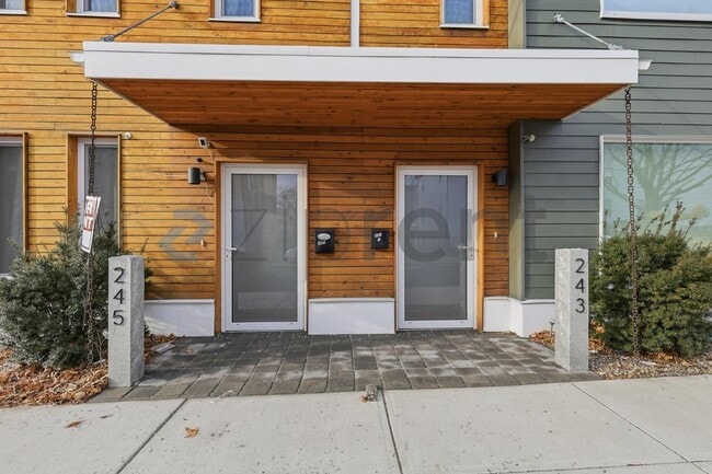 Building Photo - 245 Norwell St