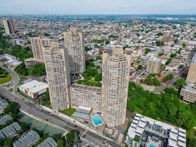 Building Photo - 7004 JFK Blvd E