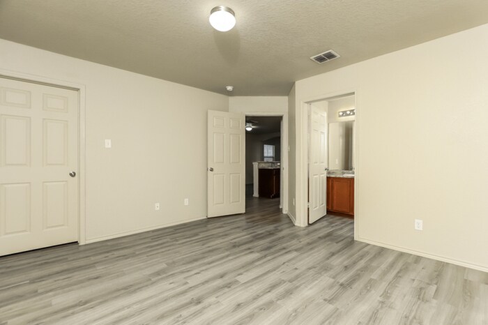 Building Photo - 5519 Degan Way