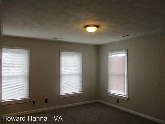 Building Photo - 3 br, 2.5 bath House - 961 Thomas Circle