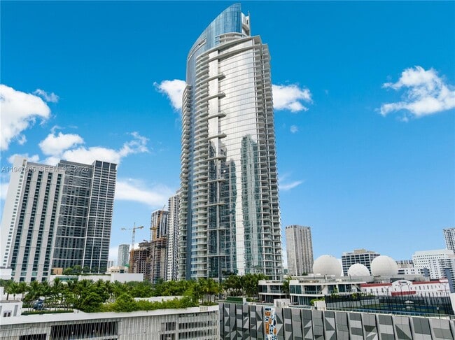 Building Photo - 851 NE 1st Ave