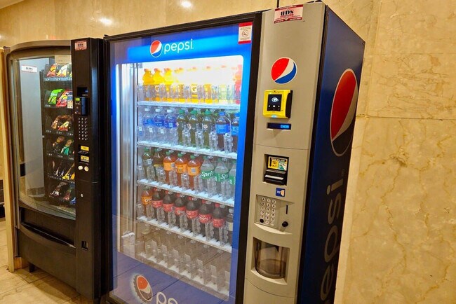 Building Photo - 150S S Independence Mall W