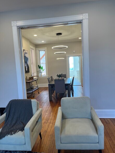 Building Photo - 1936 Arsenal St