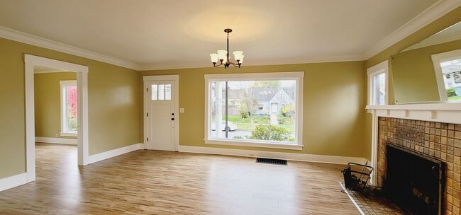 Building Photo - Rare opportunity to live in a stunning 5 B...