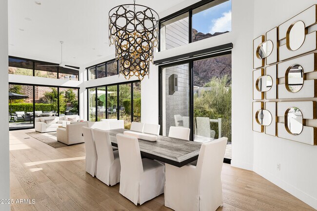 Building Photo - 5841 N Echo Canyon Cir