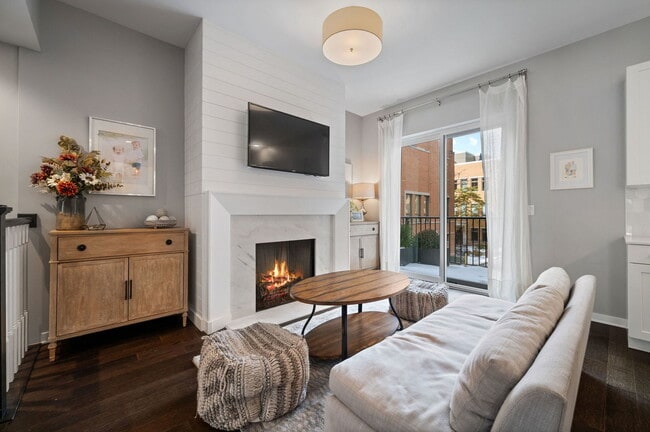 Building Photo - 232 E 18th St