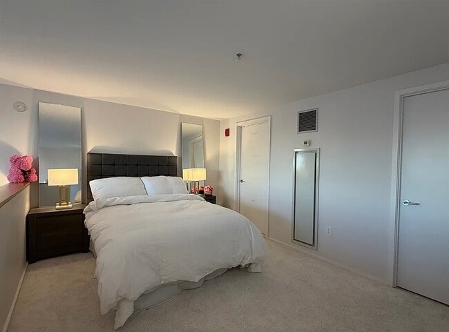 Building Photo - 1 Earhart St