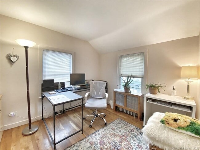Building Photo - 249 Melville Dr