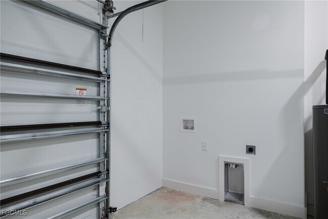 Building Photo - 2253 10th Terrace