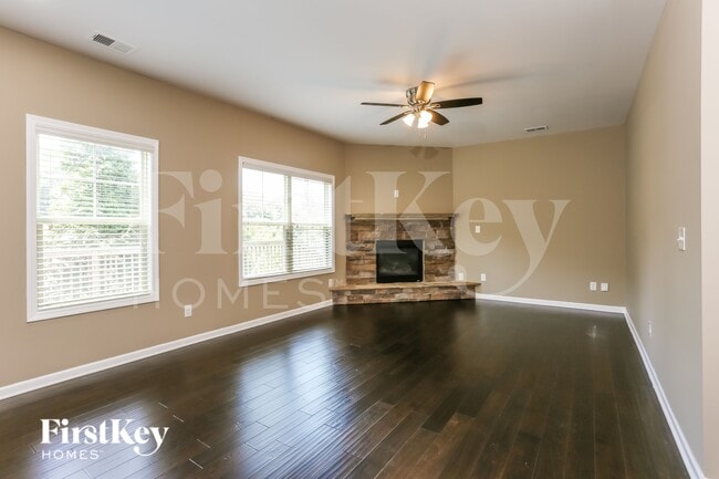 Building Photo - 4180 Pleasant Woods Dr