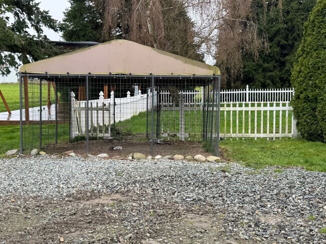 Building Photo - Farmhouse Short Term Partially Furnished (Available now through September)