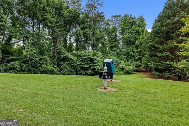 Building Photo - 4313 Pine Heights Dr NE