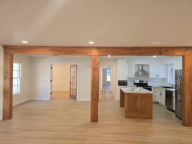 Building Photo - 6200 Windermere Pl