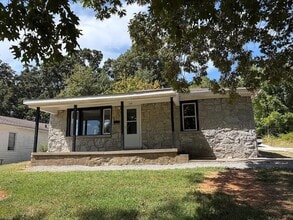 Building Photo - 709 Hope St