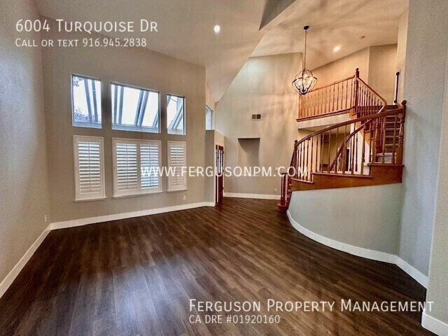 Building Photo - 6004 Turquoise Dr