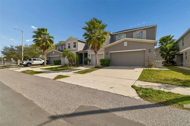 Building Photo - 10687 Lake Montauk Dr