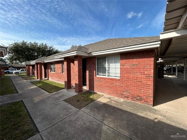 Building Photo - 10 10th St