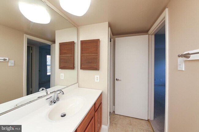 Building Photo - 159 Oberlin Terrace