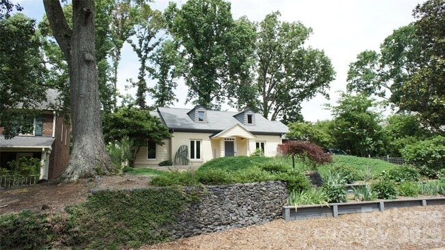 Building Photo - 4400 Woods End Ln