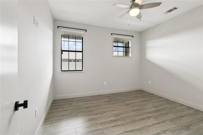 Building Photo - 2767 Vienna St