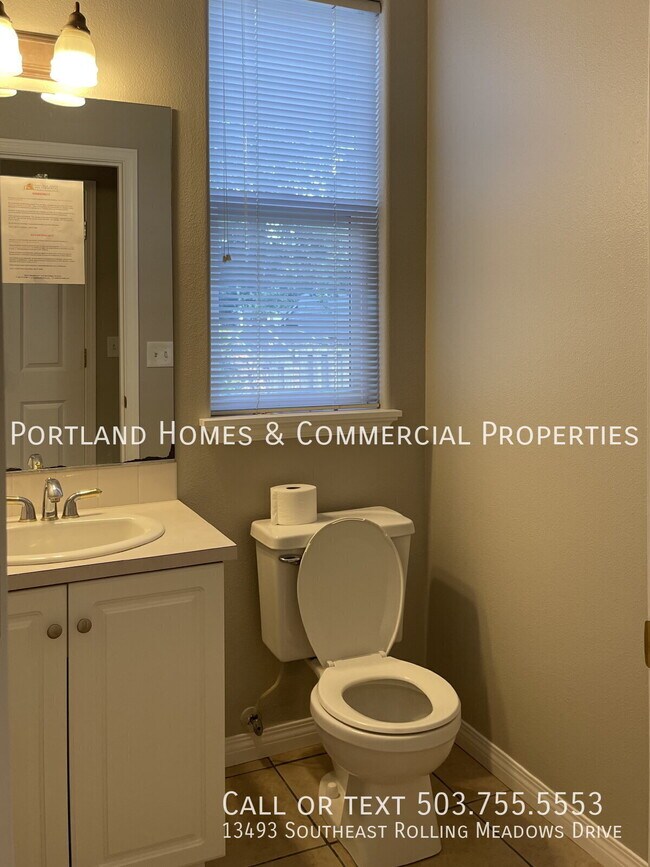 Building Photo - 13493 SE Rolling Meadows Dr